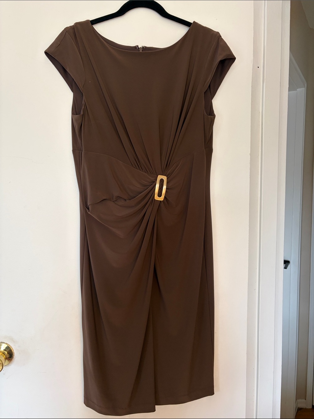 Jones Wear Brown Twist-Detail Midi Dress with Gold Accent